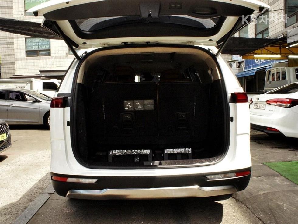 Kia Carnival — miniaturë 18