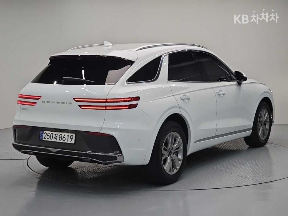 2025 Genesis GV70 photo