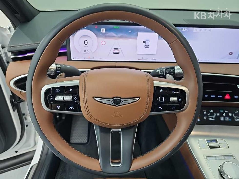 2025 Genesis GV70 photo