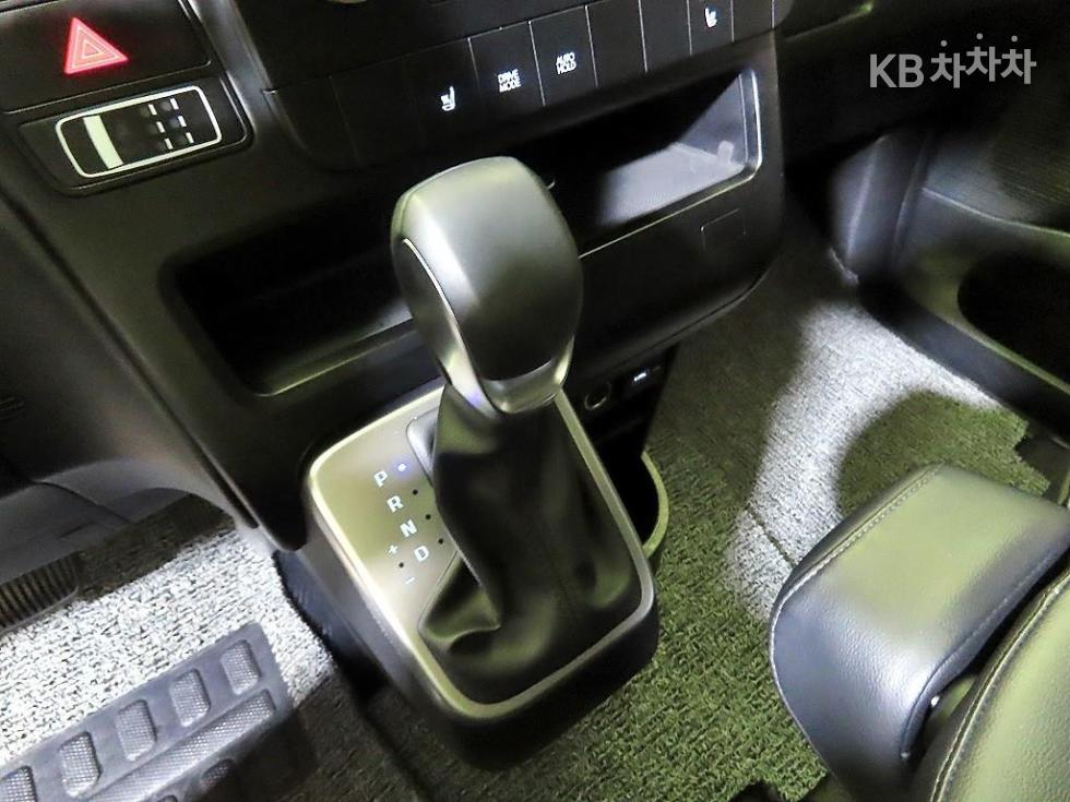 Hyundai Staria — miniaturë 12