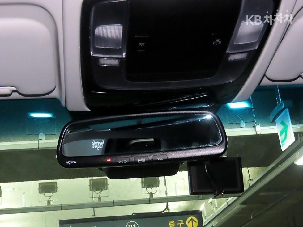Hyundai Staria — miniaturë 17