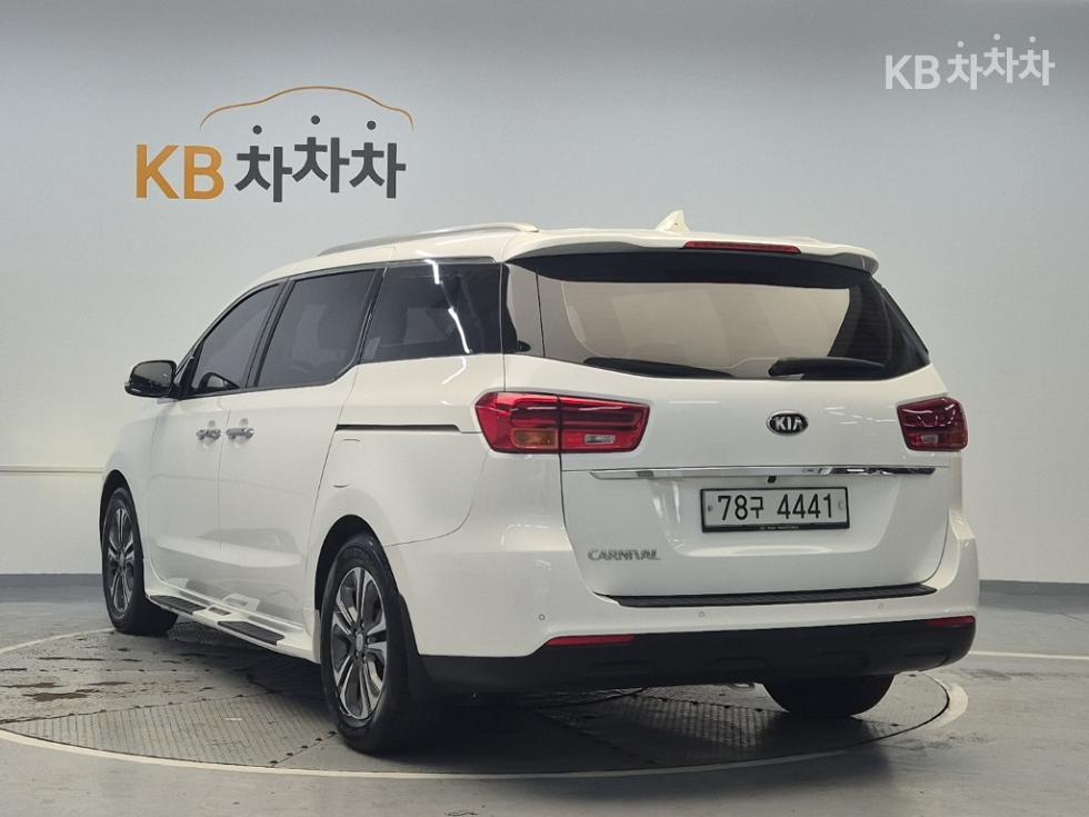 Kia Carnival — miniaturë 2