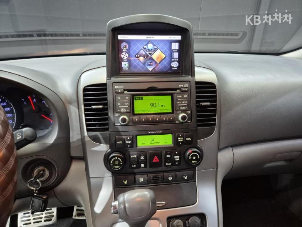 Kia Carnival — miniaturë 9