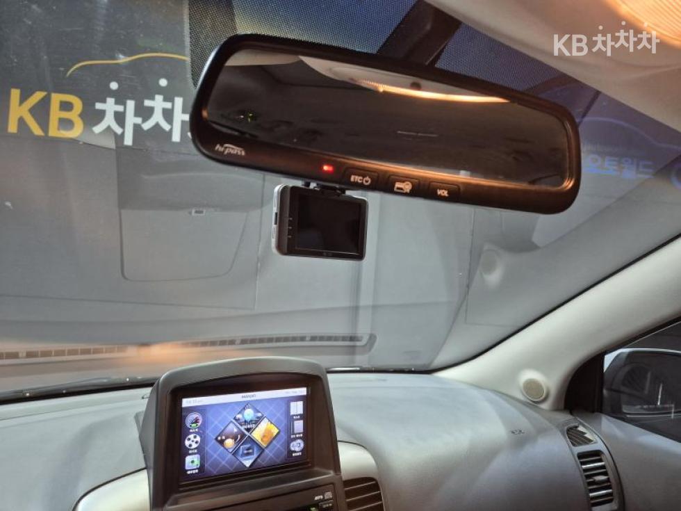 Kia Carnival — miniaturë 10