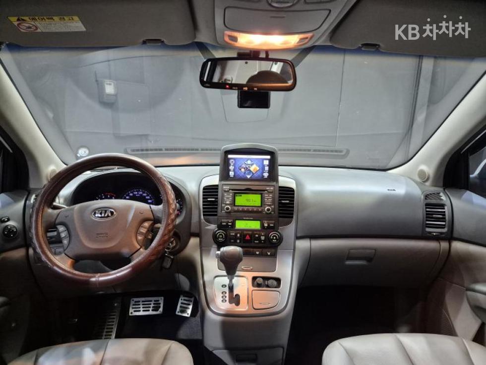 Kia Carnival — miniaturë 11