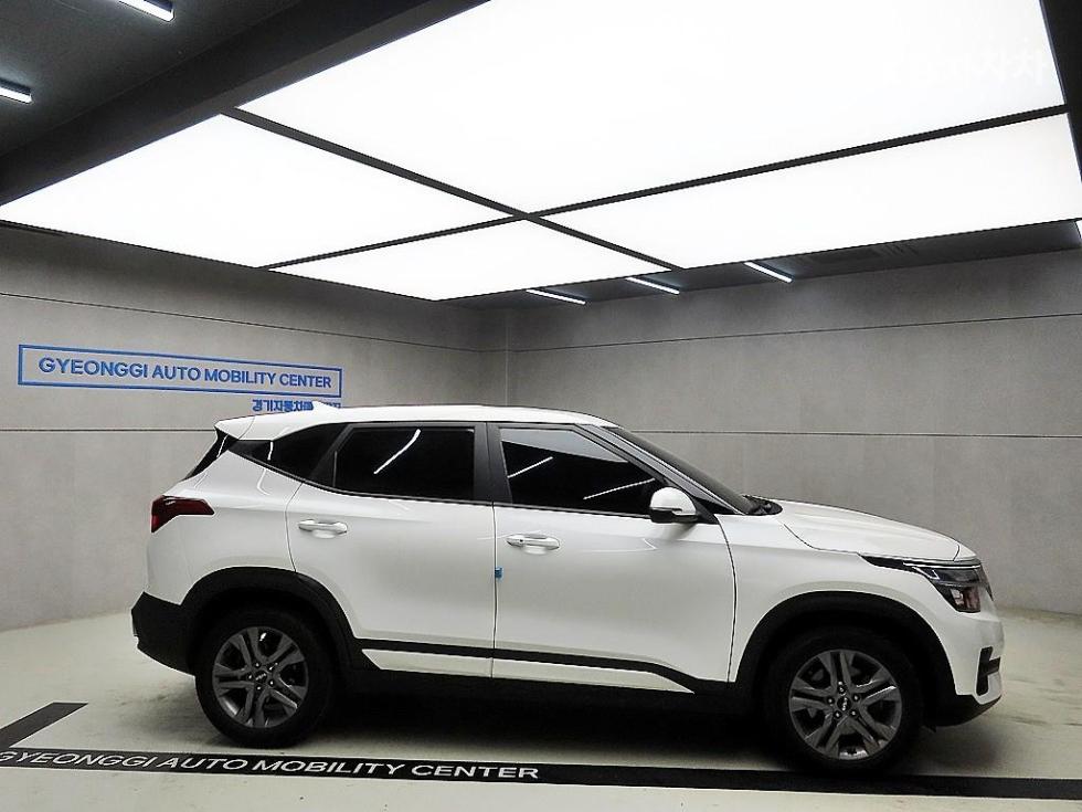 2021 Kia Used Car photo