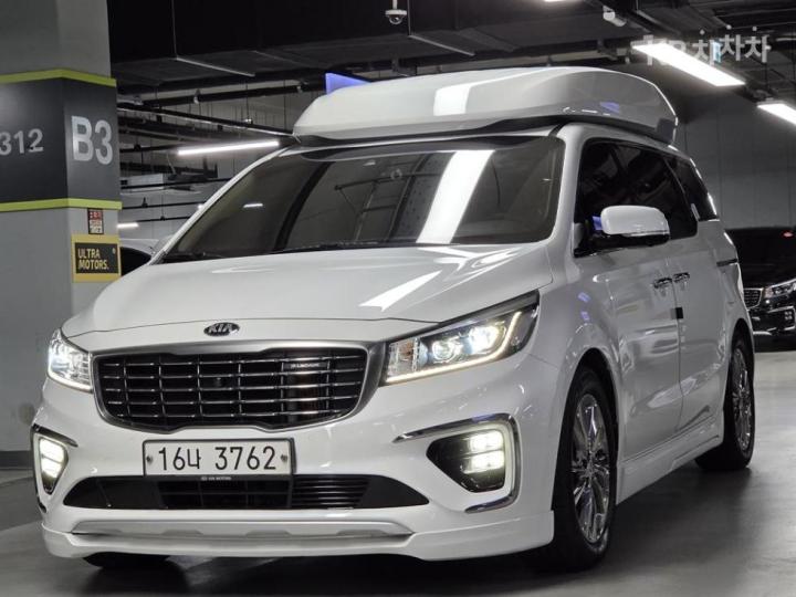 Kia Carnival 하이리무진 2.2 디젤 9인승 — foto 1