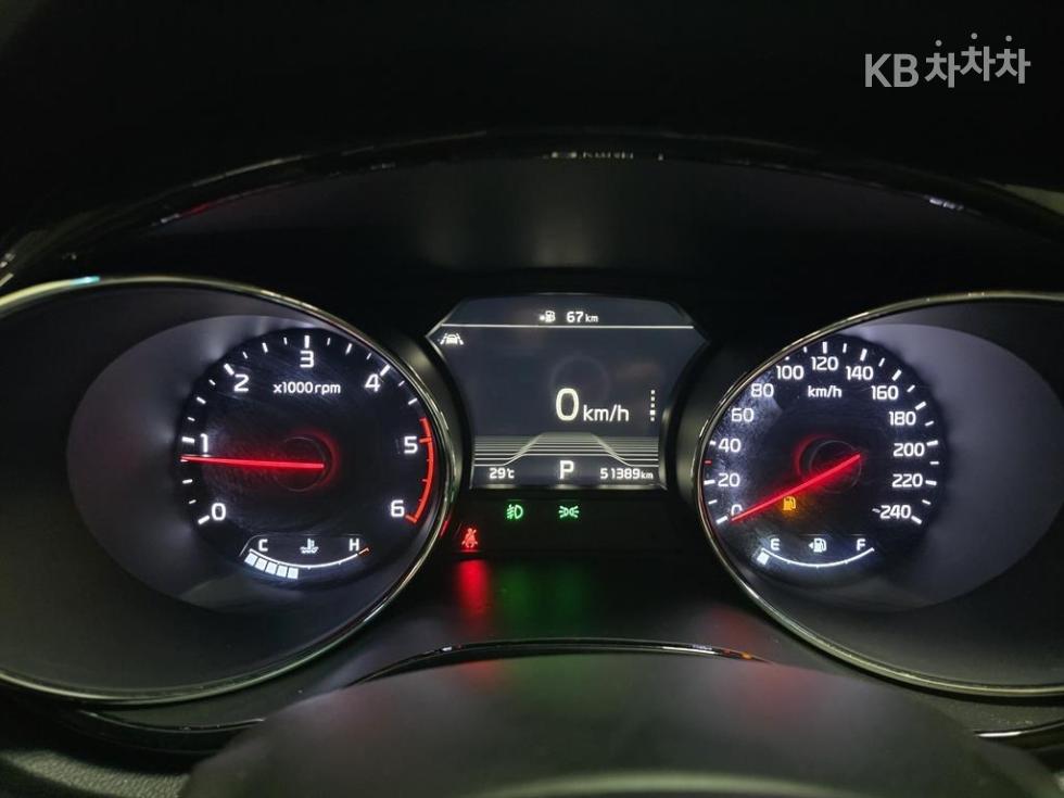 Kia Carnival — miniaturë 13