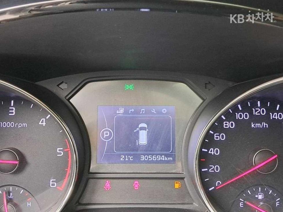 Kia Carnival — miniaturë 8