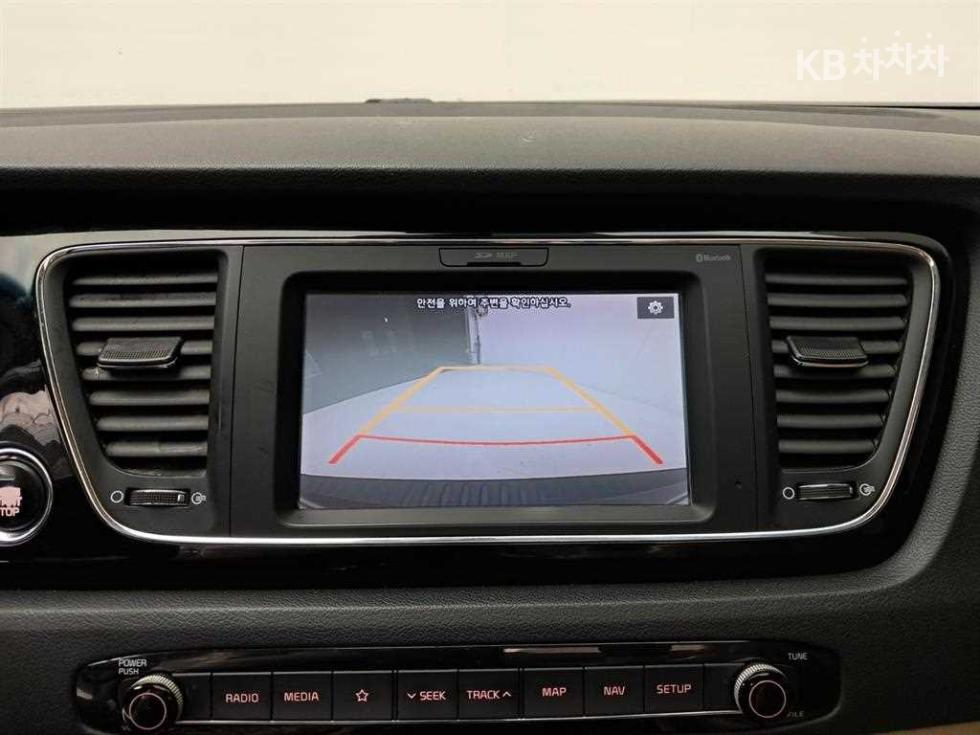 Kia Carnival — miniaturë 10