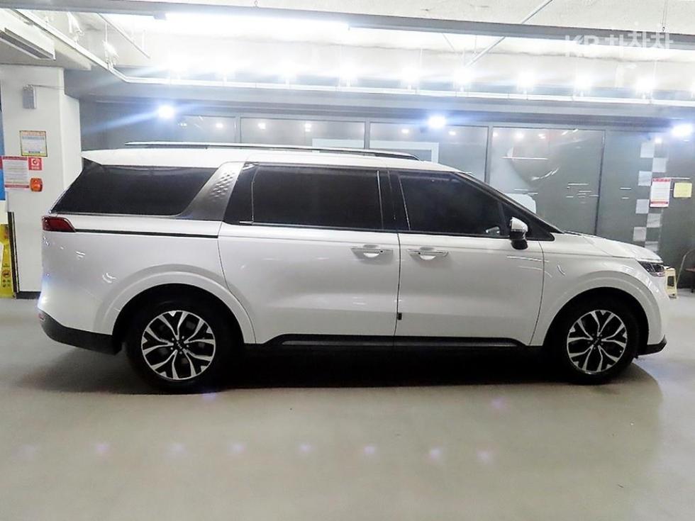 Kia Carnival — miniaturë 3