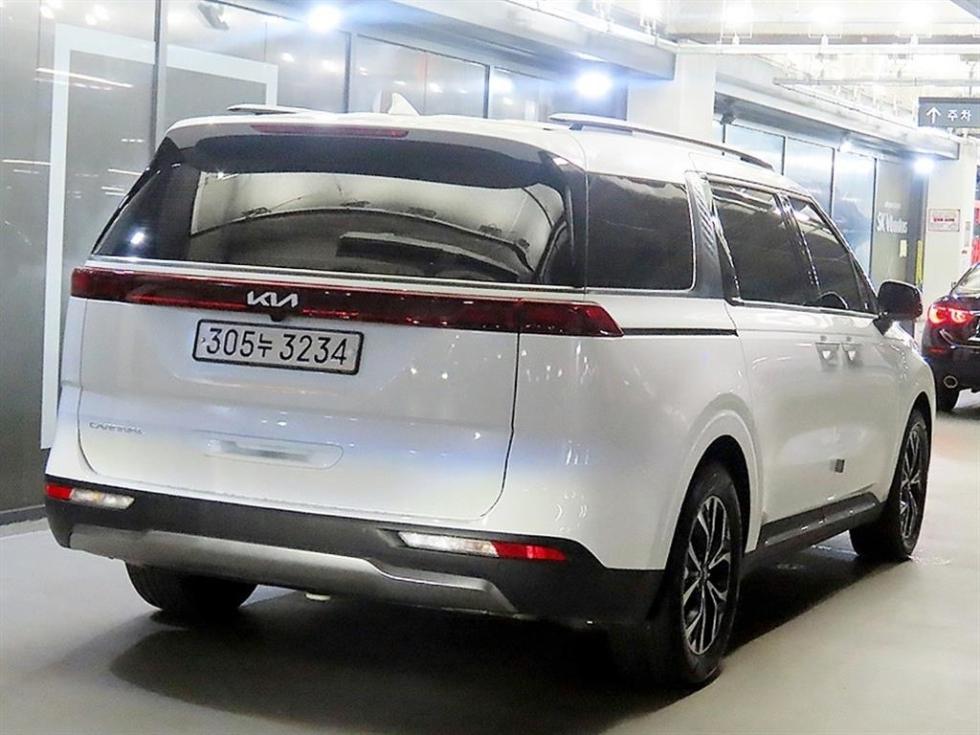 Kia Carnival — miniaturë 4