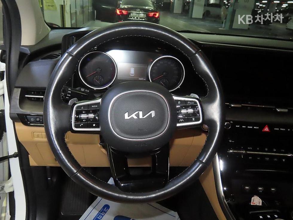 Kia Carnival — miniaturë 8