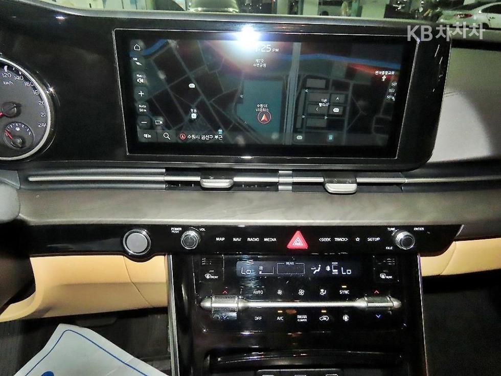 Kia Carnival — miniaturë 11