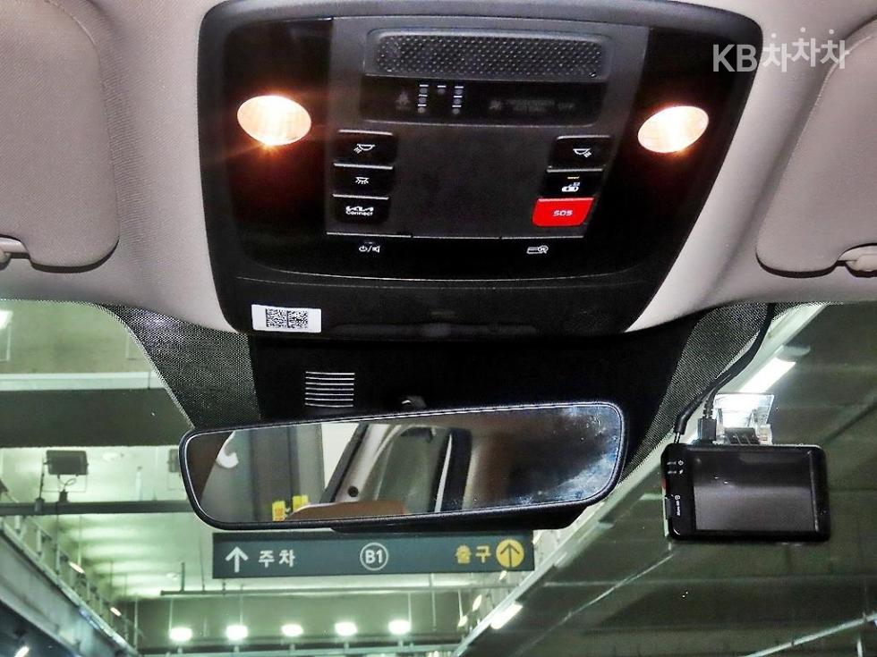 Kia Carnival — miniaturë 15