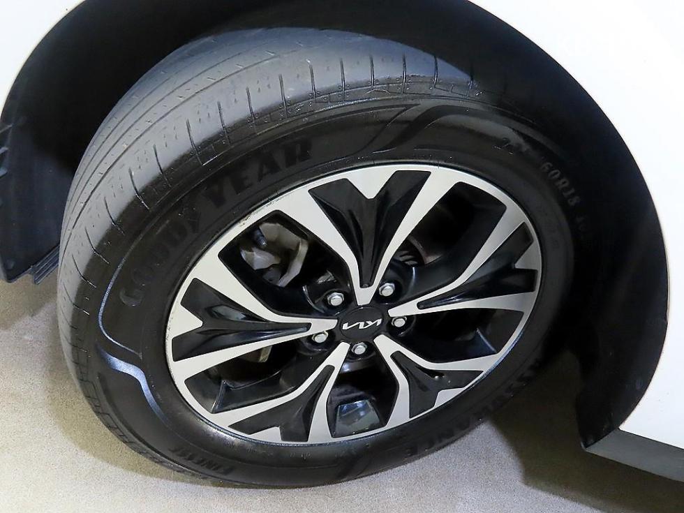 Kia Carnival — miniaturë 20