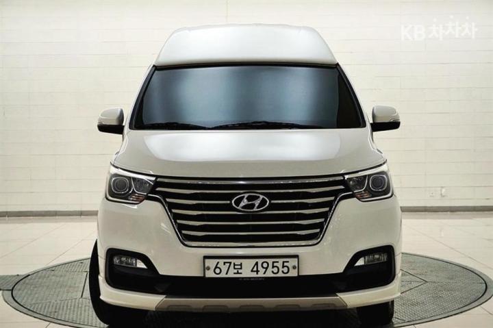 Hyundai Starex 리무진 9인승 4WD — foto 1