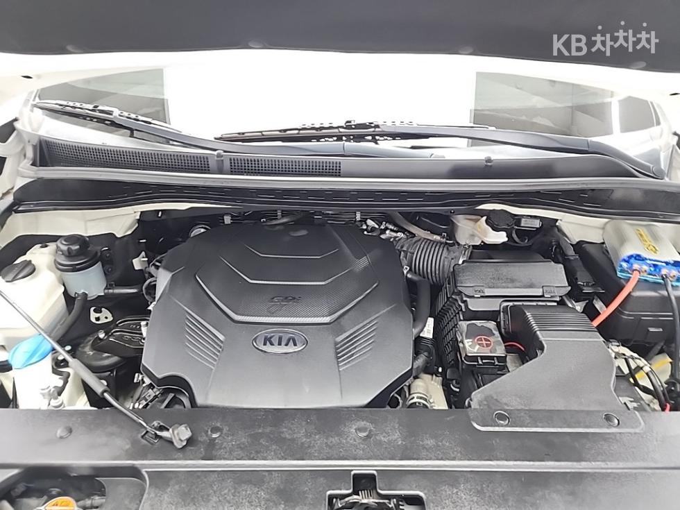 Kia Carnival — miniaturë 5