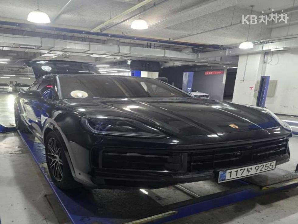 2025 Porsche (9Y0) photo