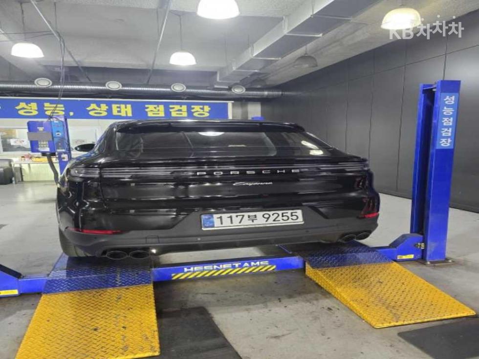 2025 Porsche (9Y0) photo