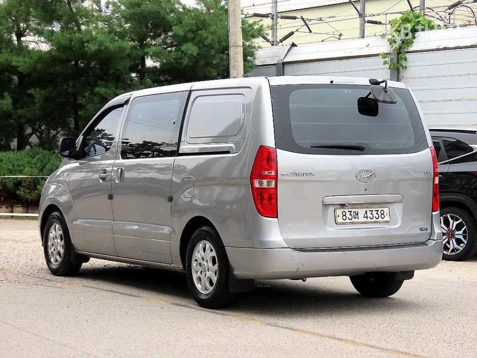 Hyundai Starex — miniaturë 3