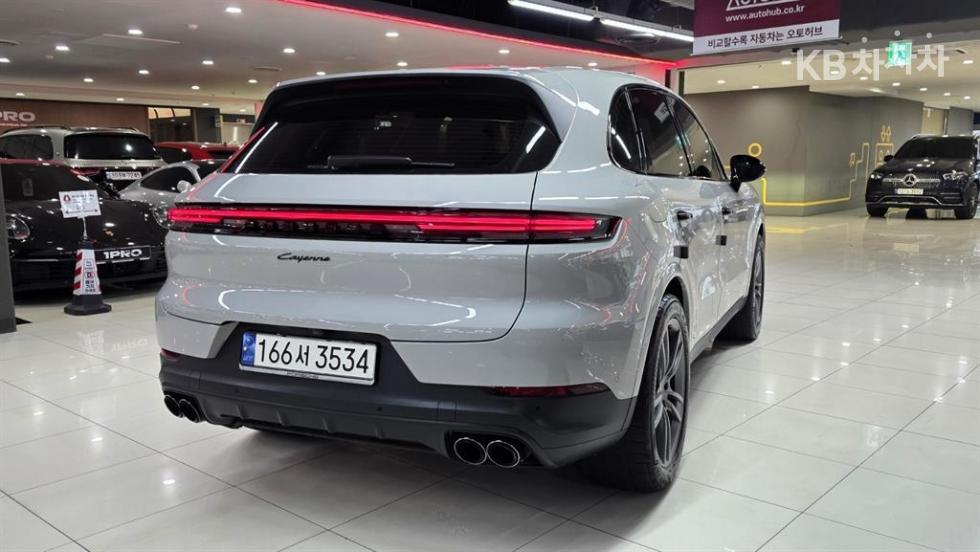 Porsche Cayenne — miniaturë 13