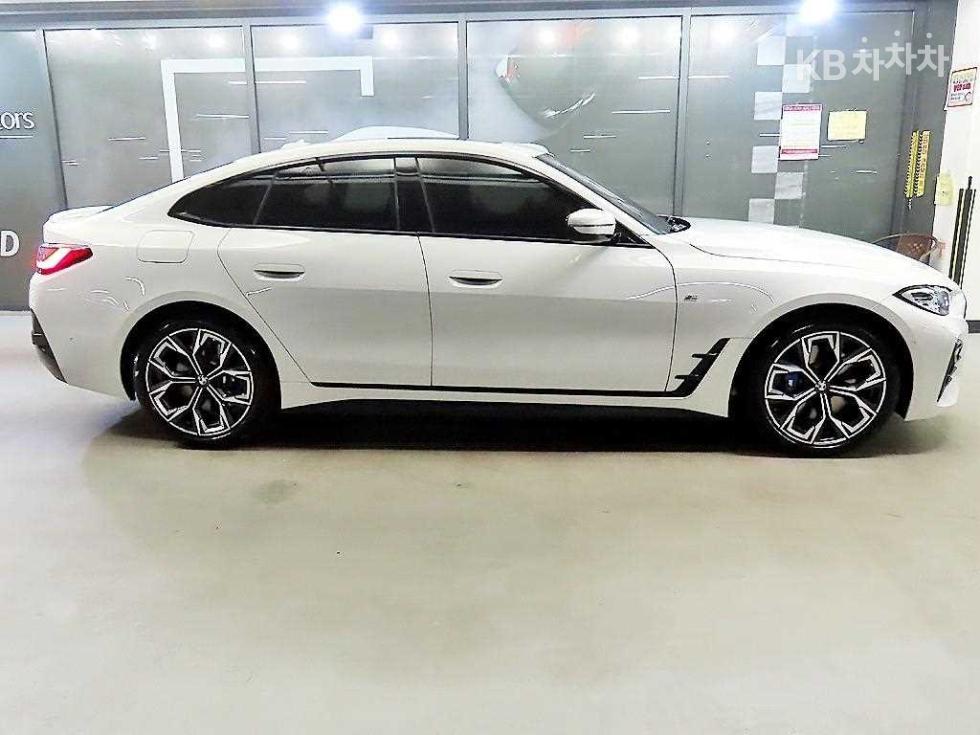 2024 BMW BMW 4 (G22) photo