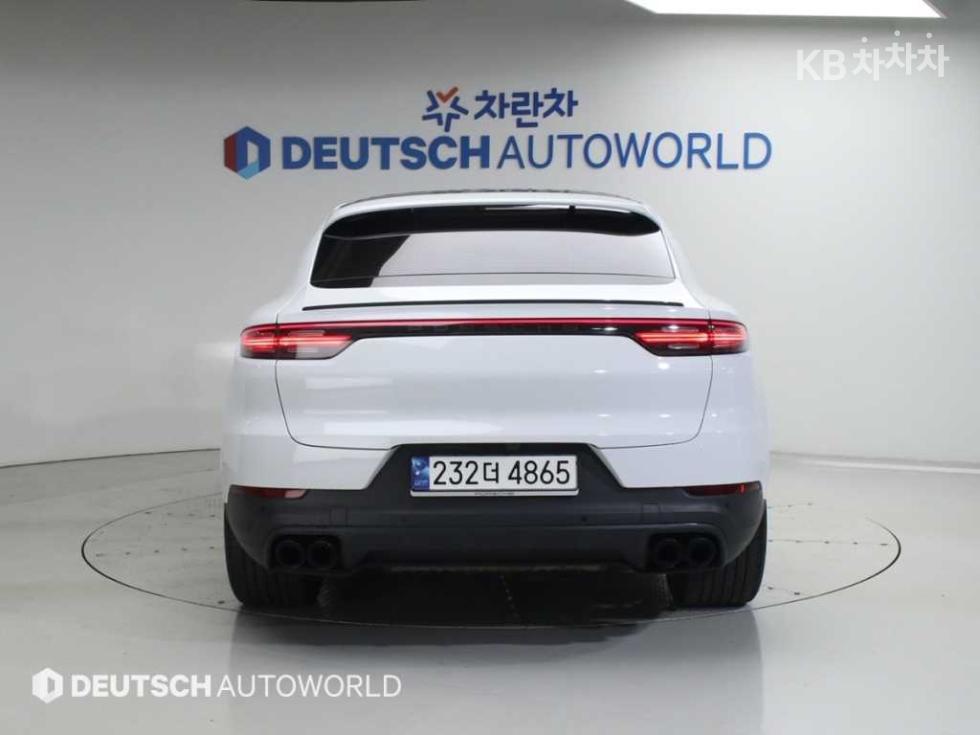 2023 Porsche (9Y0) photo