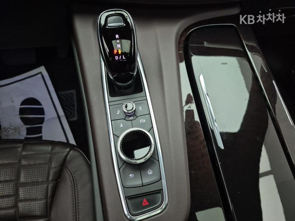 Cadillac Escalade — miniaturë 8