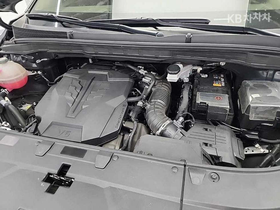 2024 Kia 4 photo