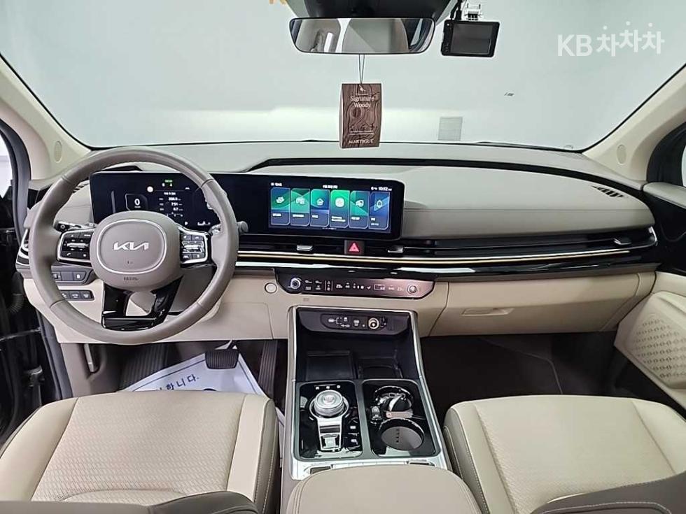 2024 Kia 4 photo