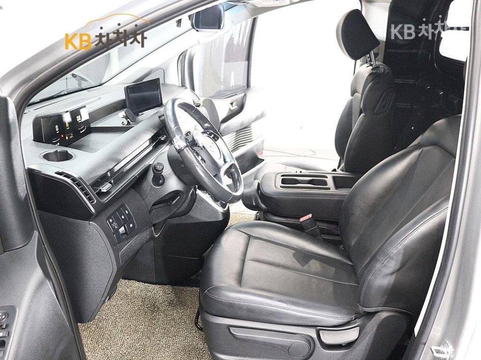 Hyundai Staria — miniaturë 18