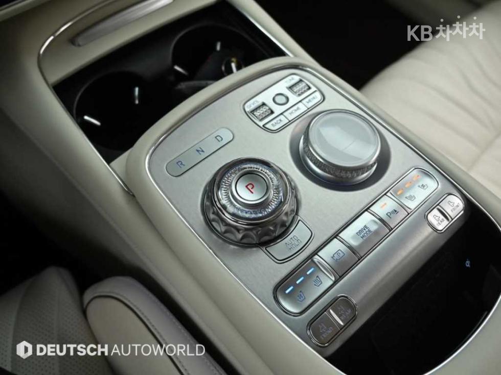 Genesis G90 — miniaturë 9