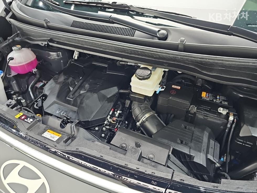 Hyundai Staria — miniaturë 5