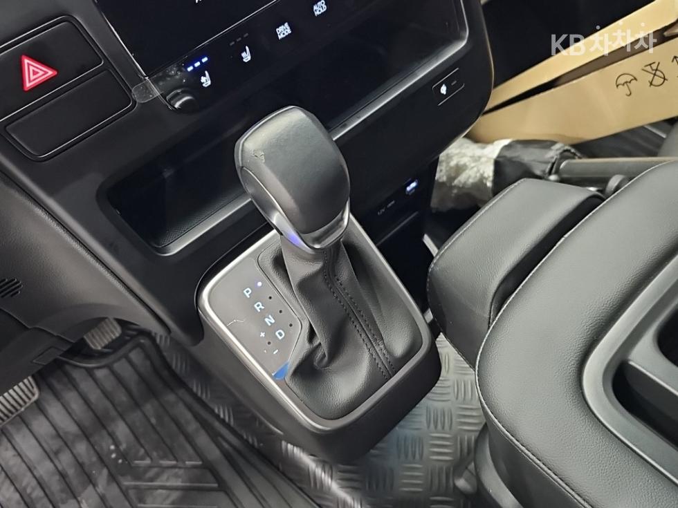 Hyundai Staria — miniaturë 8