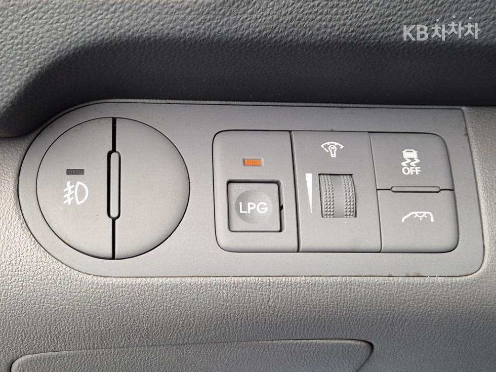 Hyundai Starex — miniaturë 15