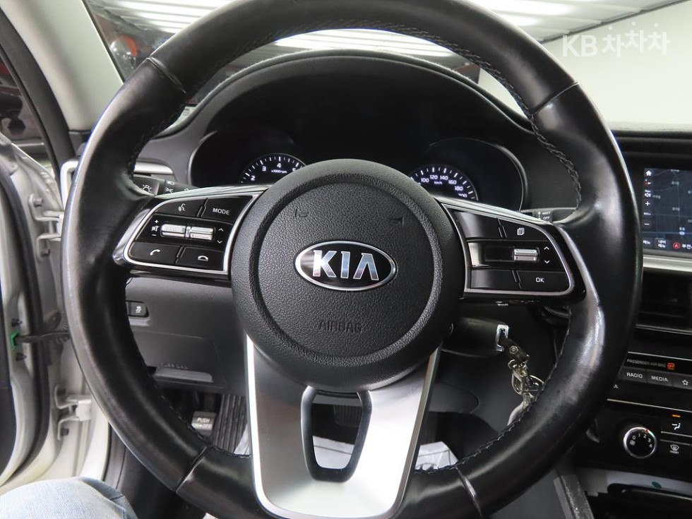 Kia K5 — miniaturë 7