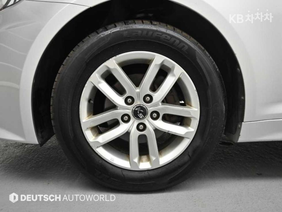 Kia K5 — miniaturë 8