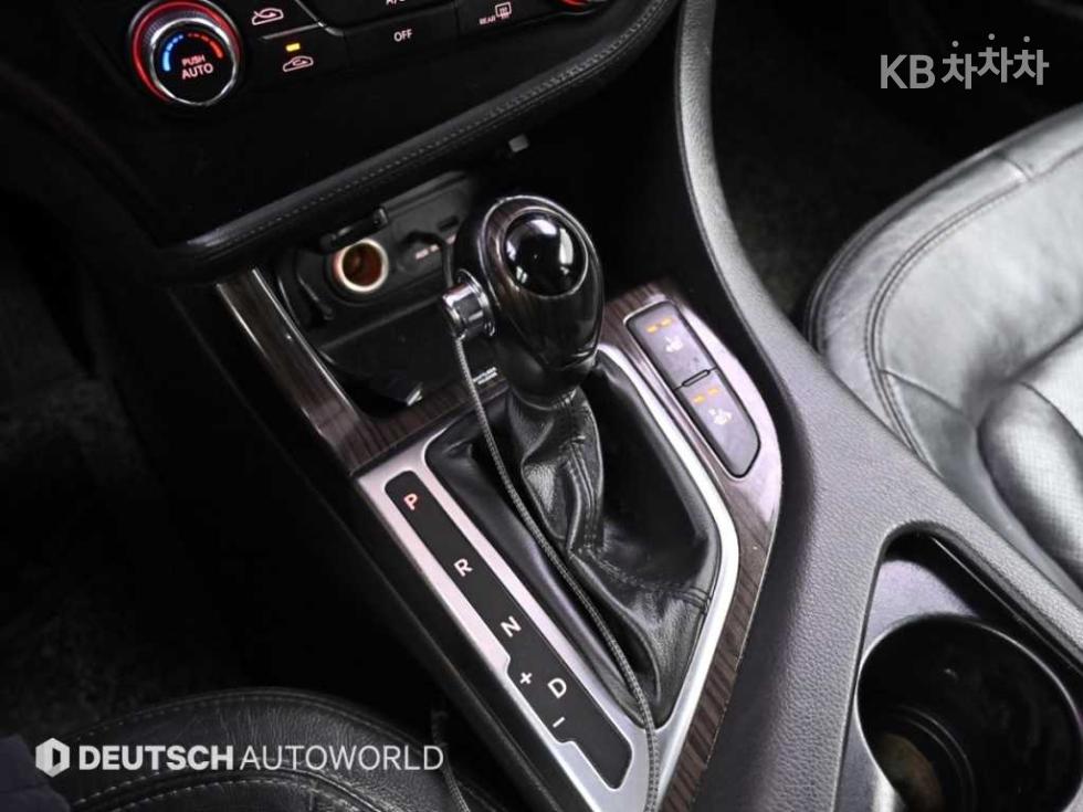 Kia K5 — miniaturë 9