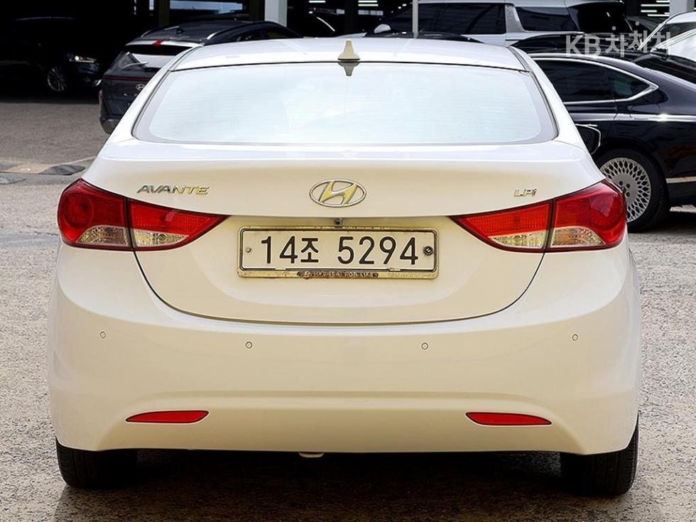Hyundai Avante — miniaturë 3
