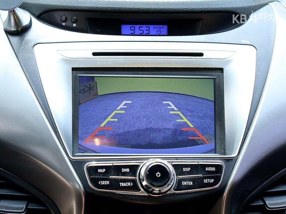Hyundai Avante — miniaturë 10