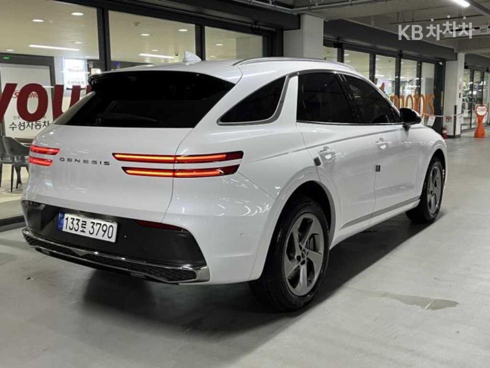 2026 Genesis GV70 photo