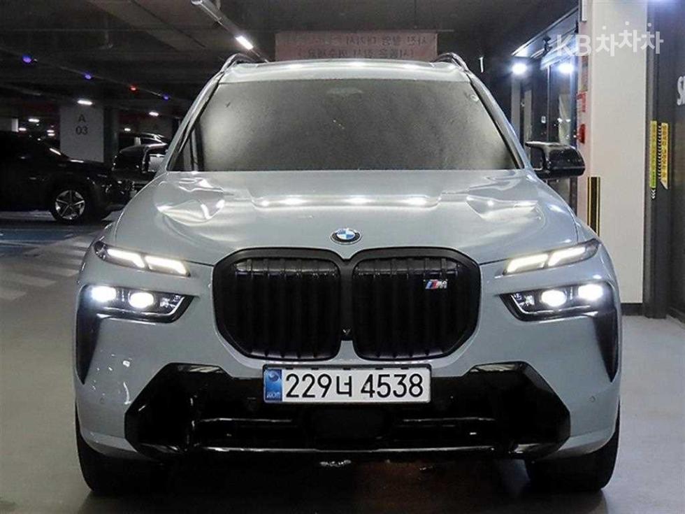 BMW X7 — miniaturë 2
