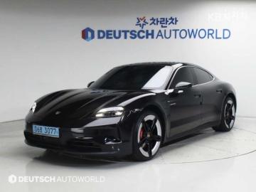 Porsche Taycan 4S — foto 1