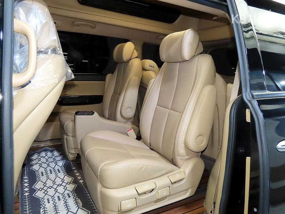 Kia Carnival — miniaturë 7