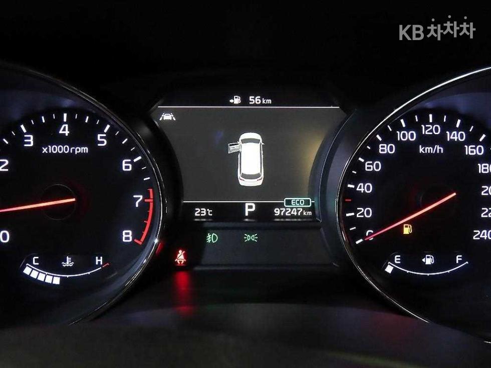 Kia Carnival — miniaturë 9