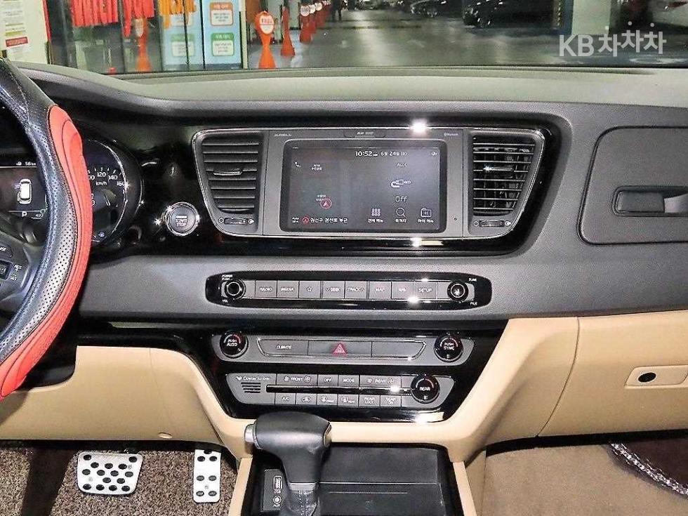 Kia Carnival — miniaturë 11