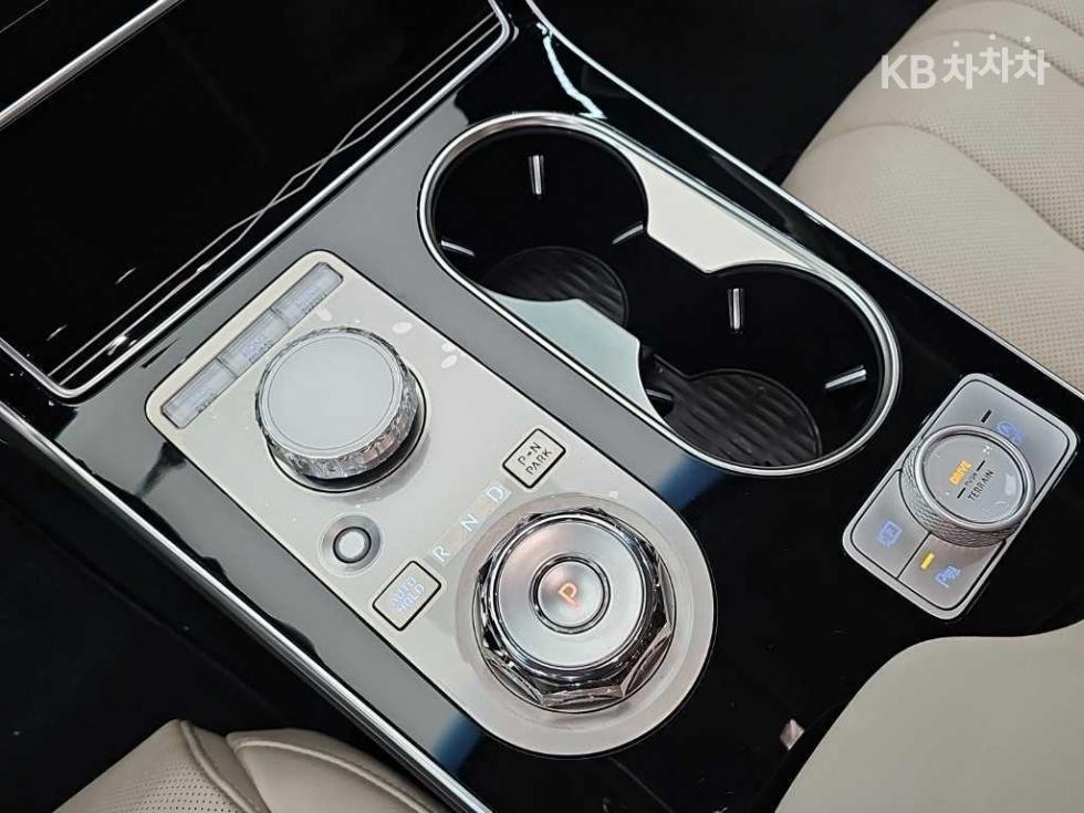 2024 Genesis GV80 photo
