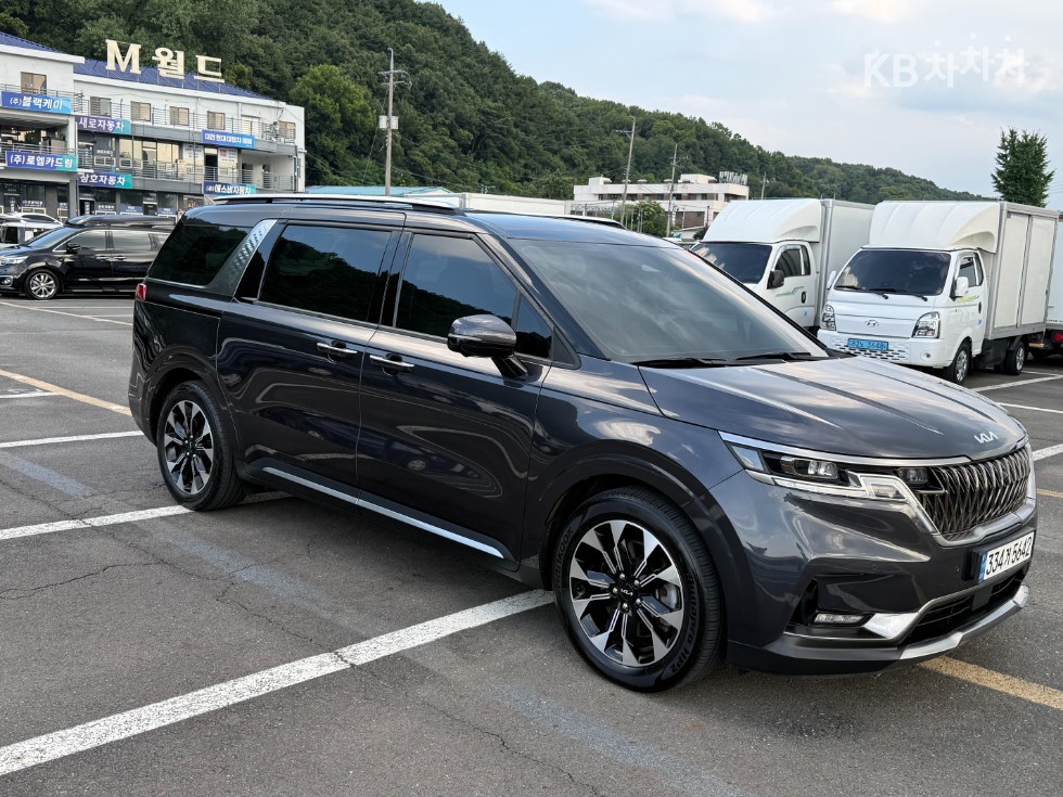 Kia Carnival — miniaturë 2