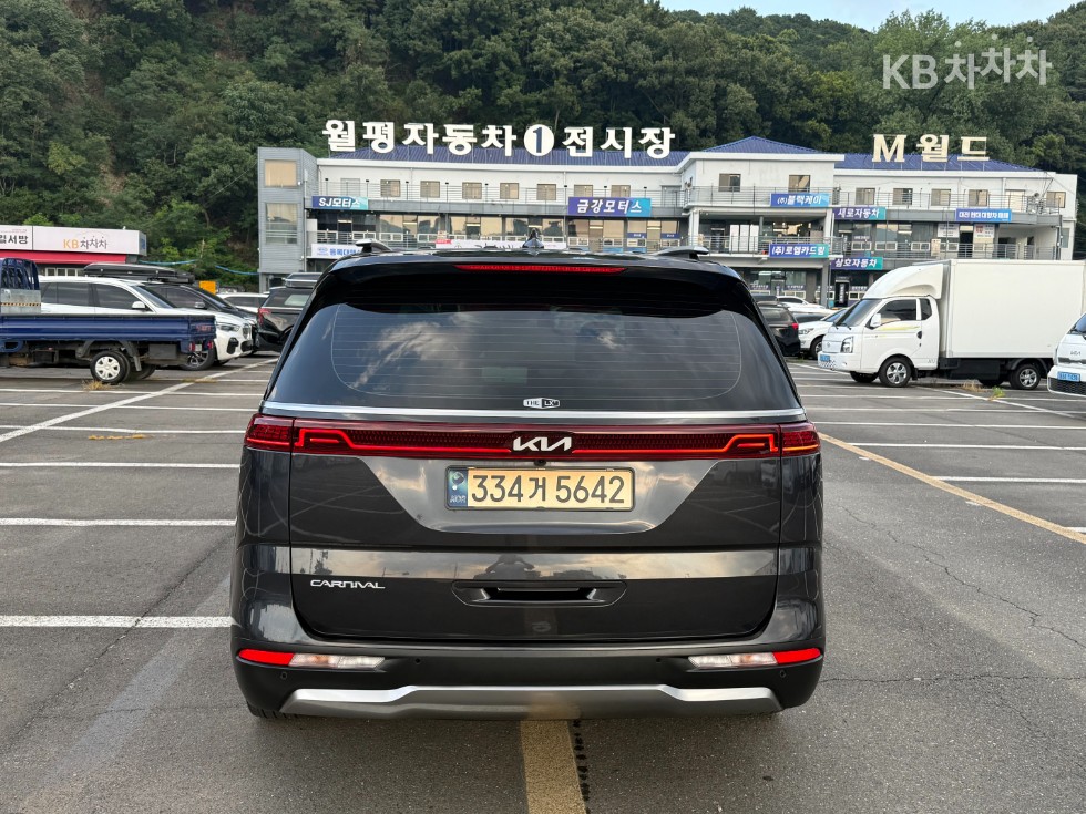 Kia Carnival — miniaturë 4